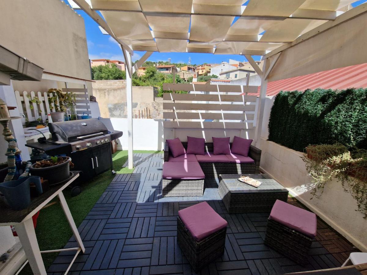 Appartamento Nella Piazza Centrale, Con Terrazza Сант-Антиоко Экстерьер фото